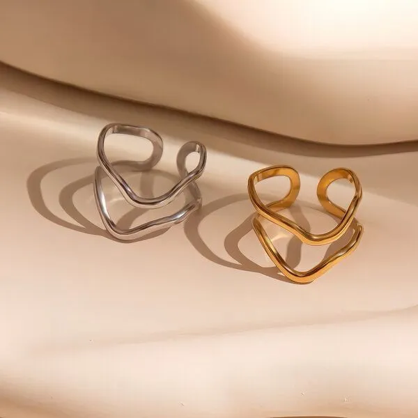 ELEKTROPULLI Größenverstellbarer Wave Double Ring von Elektropulli, Gold, – Produktbild 1 von 4