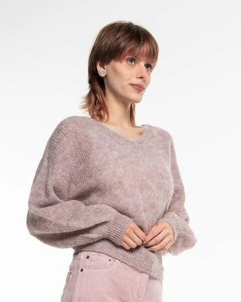 Alma & Lovis Alma & Lovis Leichter Pullover im Loose-Fit aus zartem Alpakastrick | Light V-Neck, Hell-lila, – Produktbild 1 von 3