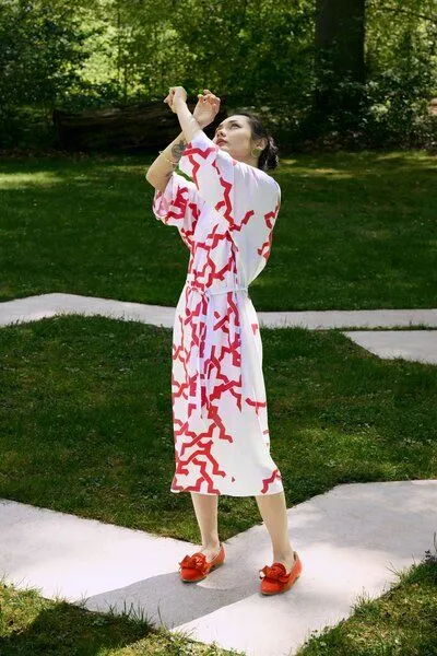 Sophia Schneider-Esleben Sophia Schneider-Esleben Kleid Yoko - Damenkleid aus Bio-Baumwolle, Weiß-rot, – Produktbild 1 von 4