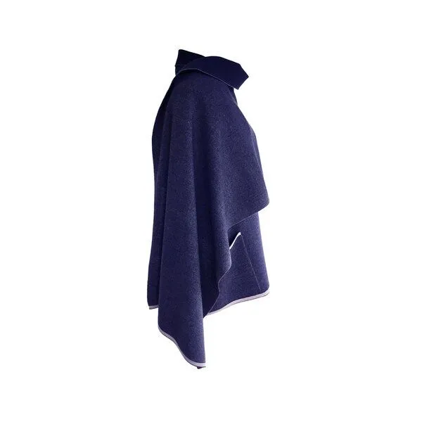 austriandesign.at austriandesign.at EIN LochSchal reversibel aus extrafeiner Merinowolle, Blau/grau, – Produktbild 4 von 4