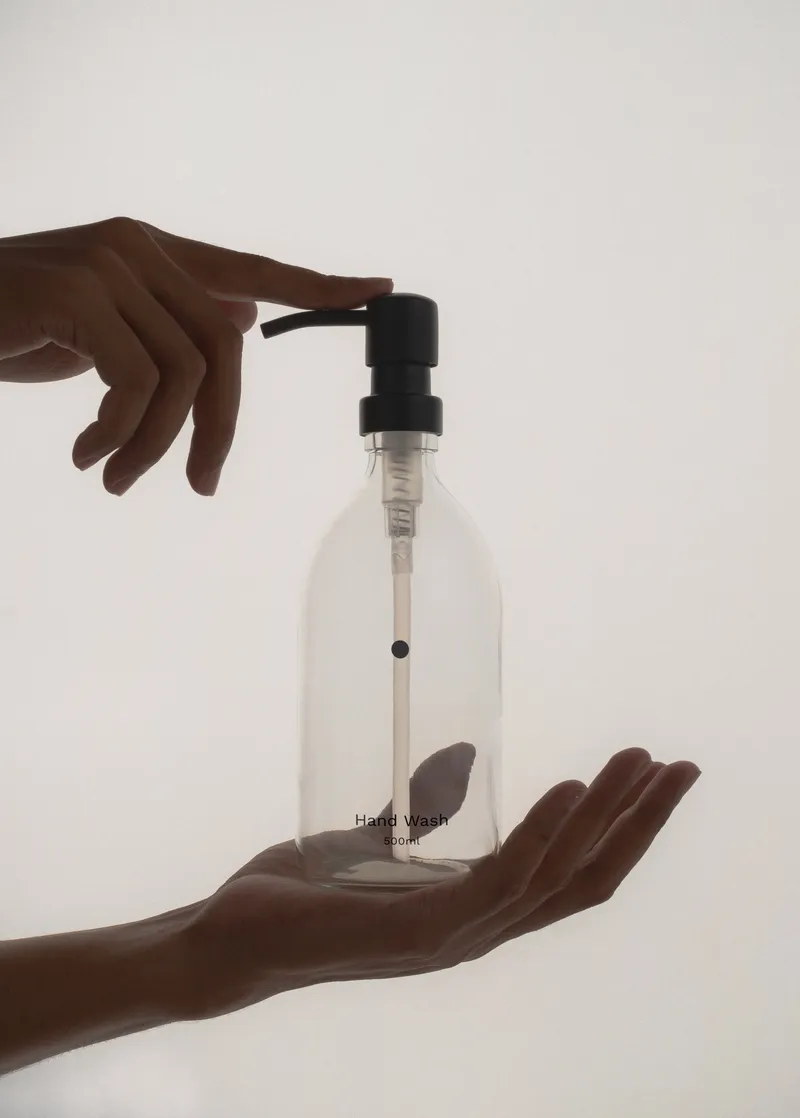 Minimalistischer transparenter Seifenspender – Produktbild 1 von 3