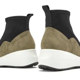Lascana Stiefelette olivfarben – Produktbild 1 von 1