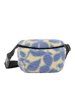 Tranquillo Tasche Zolii aus recyeltem Teddy-Material - blue botanics / one size – Produktbild 1 von 1