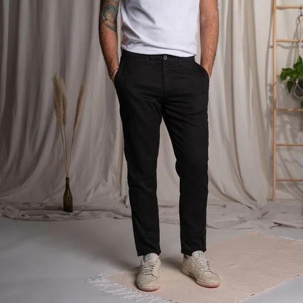 Vresh Clothing Vresh Clothing Vabian - Chino Hose aus TENCEL (TM) Lyocell, Schwarz, – Produktbild 1 von 4