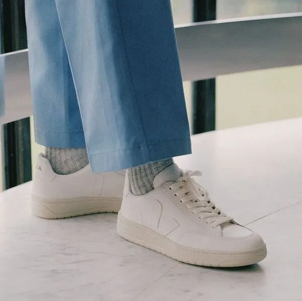 Veja Veja Sneaker Damen - V-12 Leather, Weiß (extra white), – Produktbild 2 von 4