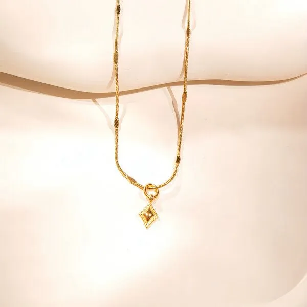ELEKTROPULLI ELEKTROPULLI Kette 1mm schmal mit mini Ornament Anhänger, Set mit Ohrringen, Gold, – Produktbild 4 von 4