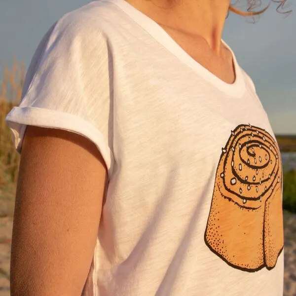 Cmig Cmig Damen T-Shirt Zimtschnecke in weiß – Produktbild 4 von 4