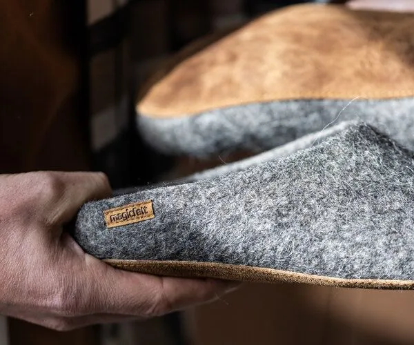 Magicfelt Magicfelt Filz-Hausschuh 713 aus 100% seltenen Wollen Pantoffel für Damen & Herren, Tiroler steinschaf, – Produktbild 2 von 4