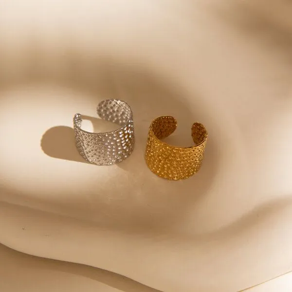 ELEKTROPULLI Elektropulli Größenverstellbarer Hammered Dots Ring, 1,5 cm breit, Silber, – Produktbild 3 von 4