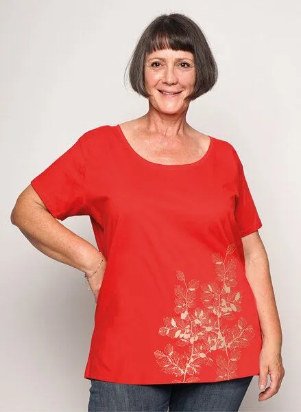 Peaces.bio - handbedruckte Biomode Peaces.bio - handbedruckte Biomode Damen Loosefit Shirt Buchenzauber, Rot, – Produktbild 1 von 2