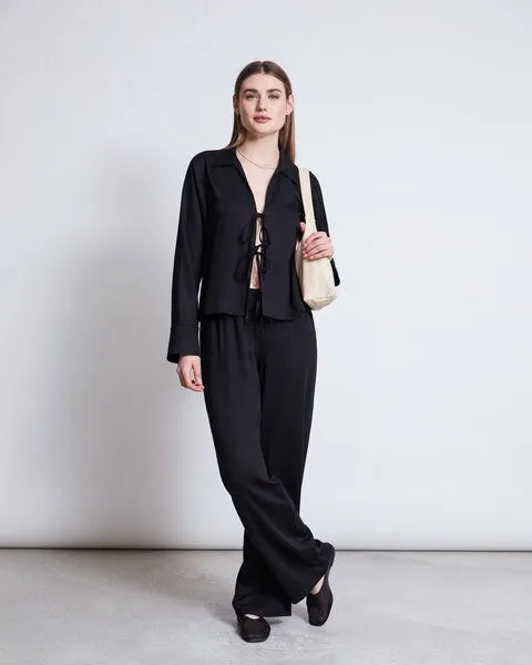 JAN N JUNE JAN N JUNE Bluse KALUZ, Schwarz, – Produktbild 1 von 3