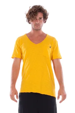 RAVENS VIEW IBIZA RAVENS VIEW IBIZA Herren vegan T-Shirt V-Ausschnitt Wild Pocket Altgold Gelb – Produktbild 1 von 1