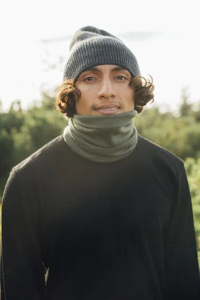 Kopyto Kopyto OPOS – Multifunktionaler Merino-Schlauchkragen aus 100% RWS-Wolle, Olivgrün, – Produktbild 1 von 6