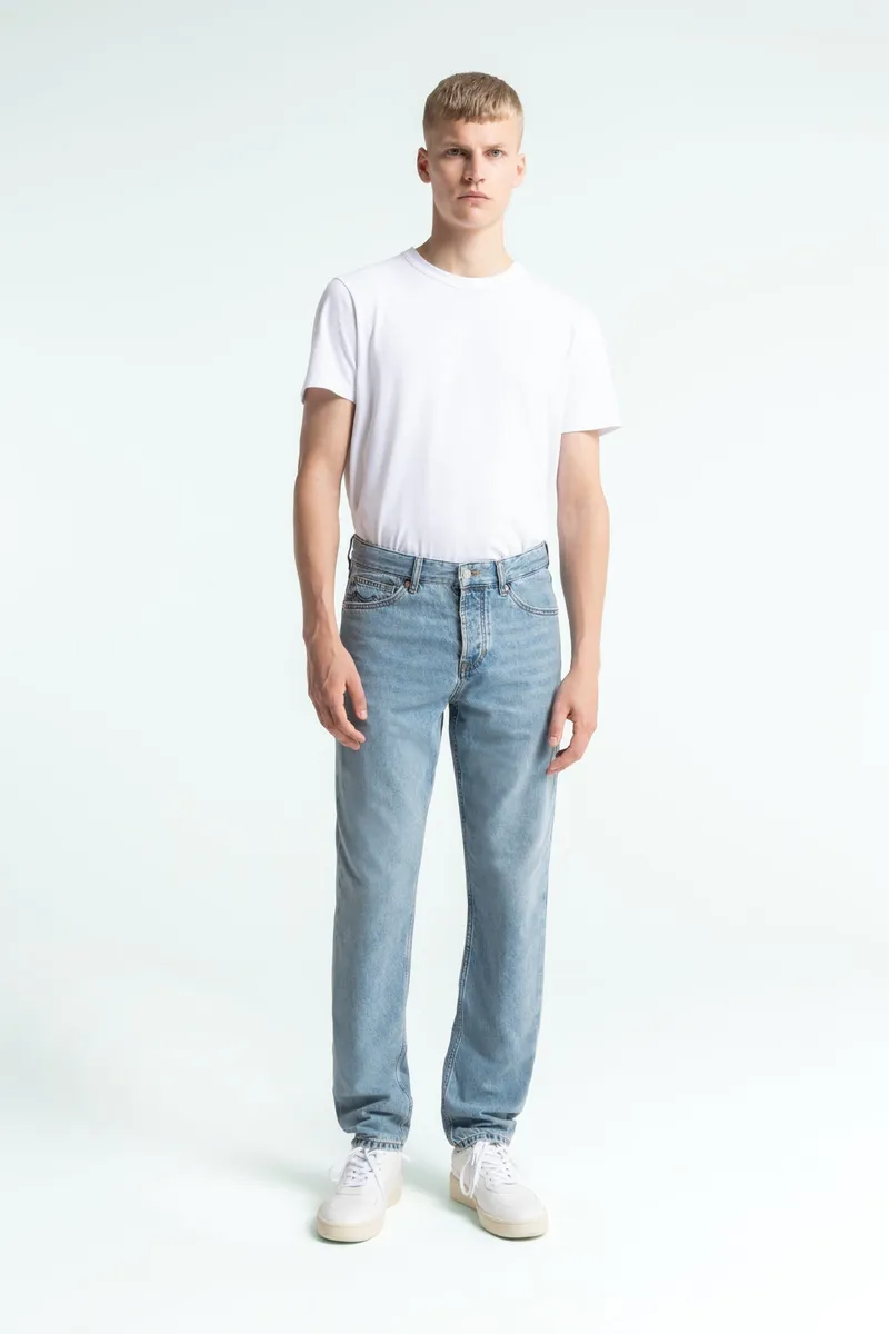 Kings Of Indigo Kings of Indigo Herren vegan Jeans Sushan Cindy Light Washed Blau, Hellblau, – Produktbild 1 von 2
