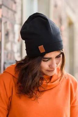 KOKOworld Mütze Basic Black – Klassische Beanie – Warm – Baumwolle mit Elasthan – 100% in der EU fair produziert – KOKOworld – Produktbild 1 von 1