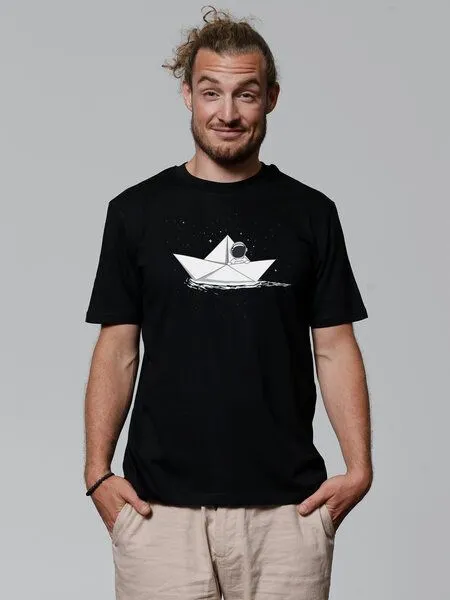watapparel watapparel T-Shirt Astronaut in paper boat, Black, – Produktbild 2 von 4
