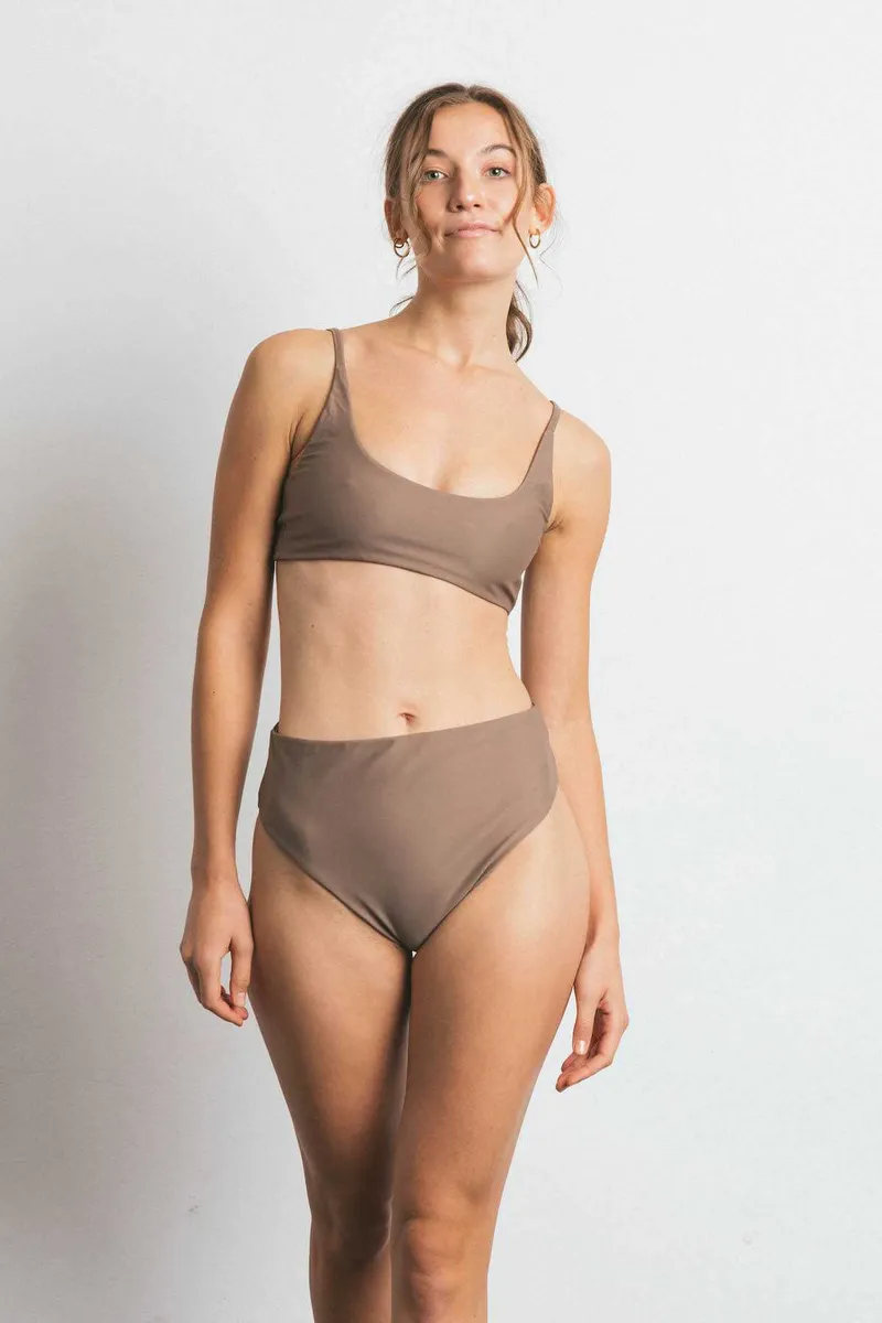 OCEANCHILD OCEANCHILD Damen vegan Bikinioberteil Iris Schleife, Hellbraun, – Produktbild 1 von 2