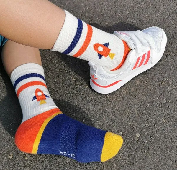 Fräulein Prusselise Fräulein Prusselise Sportsocke Rakete Tennissocke bunt und cool für Damen Herren und Kinder, bunt gemustert – Produktbild 2 von 3