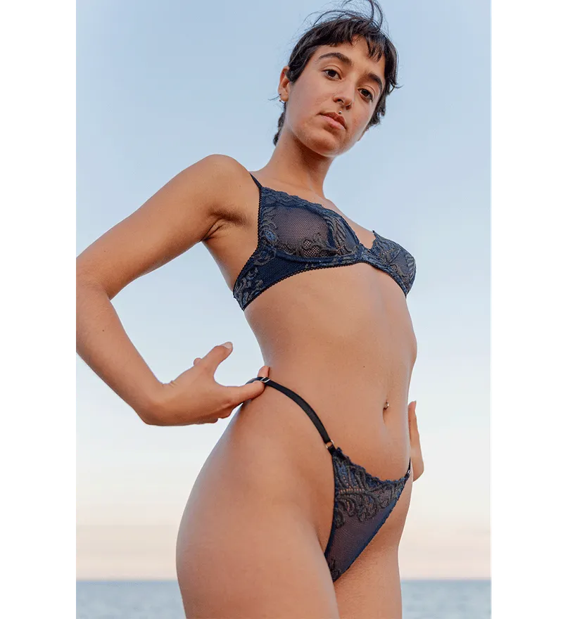Anekdot Anekdot Damen vegan Set Bh & String Saga Bügel, Extra dunkelblau, – Produktbild 1 von 2