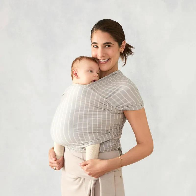 Ergobaby Ergobaby® Aura Wrap Tragetuch Strick, 490 cm, Grau, – Produktbild 2 von 3