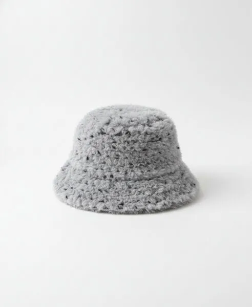 KnitToChange KnitToChange Handgestrickte Mütze aus recyceltem Garn – Grau mit Sprenkeln – Produktbild 1 von 4