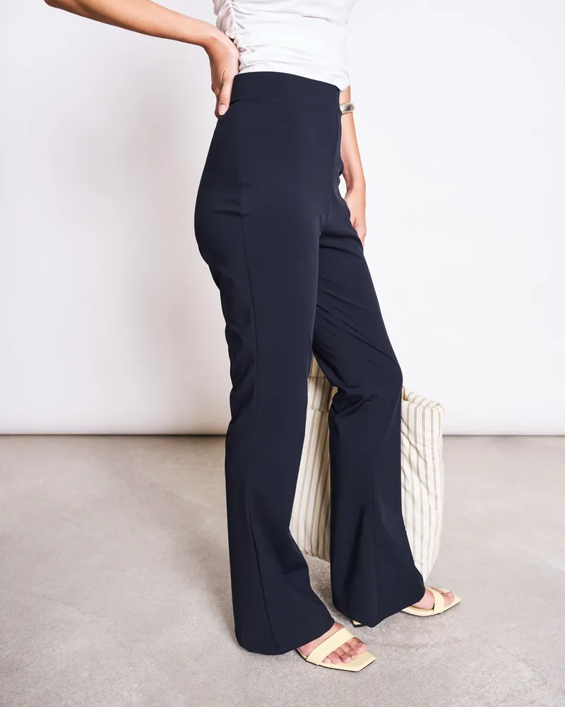 JAN N JUNE JAN 'N JUNE Damen vegan Leggings Flared Nore Schwarz, Schwarz, – Produktbild 1 von 2