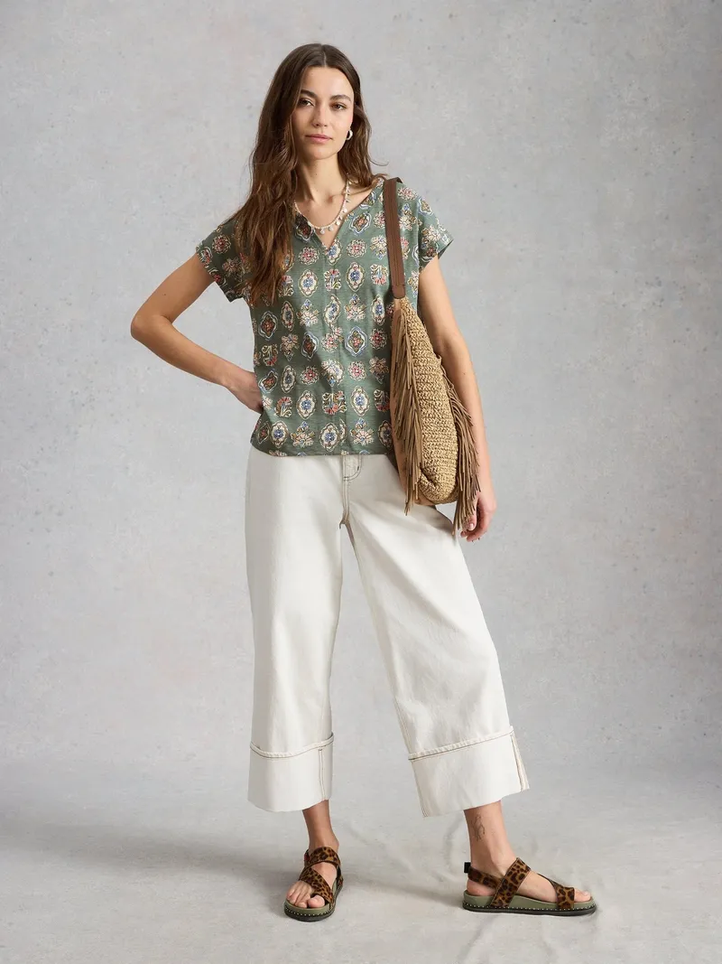 White Stuff T-Shirt Nelly mit Keilausschnitt - 34, Khakigrün, – Produktbild 2 von 4