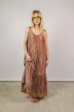 el.résidu el.résidu Damen vegan Kleid Myra Grün/Rot – Produktbild 1 von 1