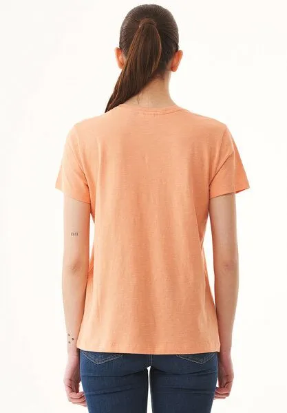 ORGANICATION ORGANICATION Damen Basic T-Shirt aus Bio-Baumwolle mit V-Ausschnitt, Shell coral, – Produktbild 4 von 4