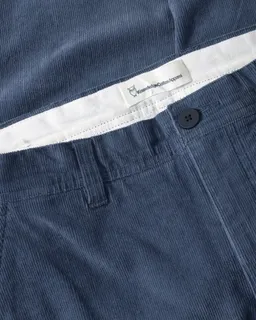 KnowledgeCotton Apparel KnowledgeCotton Apparel Herren vegan Cordhose Chuck Regular Vintage Indigo – Produktbild 1 von 1