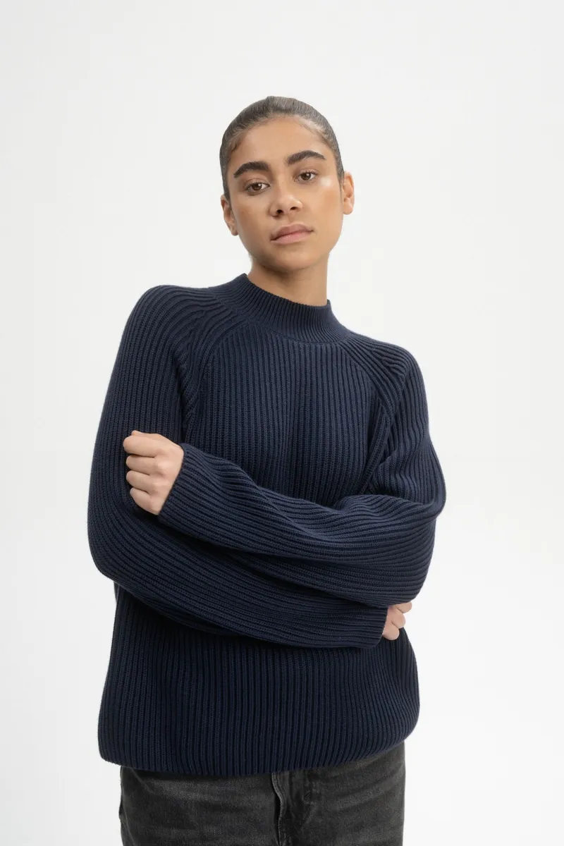 MELA MELA Damen vegan Strickpullover Rippe Stand Up Kragen Analah Navy, Extra dunkelblau, – Produktbild 2 von 2