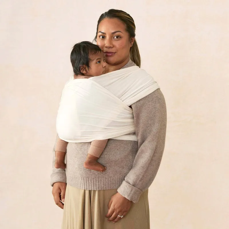 Ergobaby Ergobaby® Aura Wrap Tragetuch Strick, 490 cm, Beige, – Produktbild 2 von 3