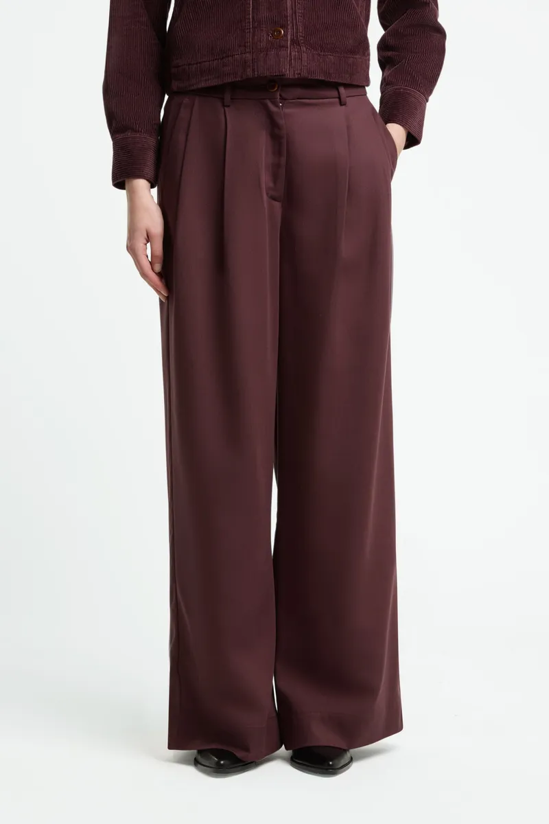 Kings Of Indigo Kings of Indigo Damen vegan Hose Larena Fudge, Violett, – Produktbild 1 von 1