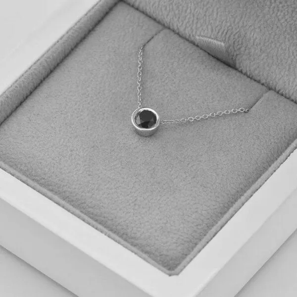 Eppi Eppi Halskette aus Platin mit schwarzem Diamant Jonie – Produktbild 4 von 4