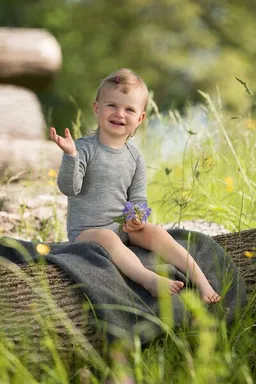 Engel natur Baby Body langarm Wolle Seide hellgrau | GOTS zertifiziert Engel Natur – Produktbild 1 von 1