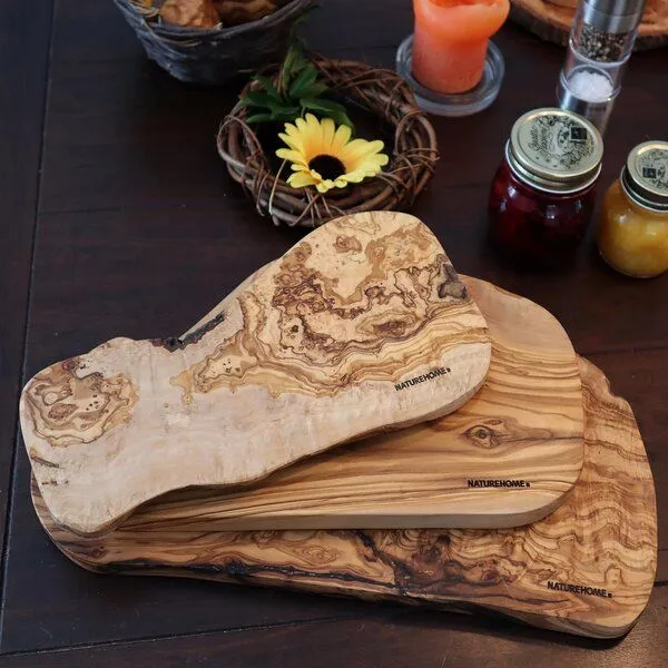 NATUREHOME NATUREHOME Servierbrett Schneidebrett Baumscheibe Olivenholz Naturschnitt – Produktbild 2 von 4
