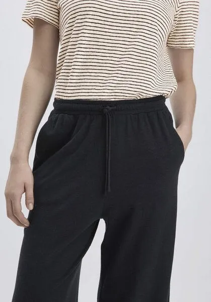 hessnatur hessnatur Jersey Hose Wide Leg Relaxed aus reiner Bio-Baumwolle mit Leinen, Schwarz, – Produktbild 2 von 4
