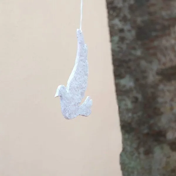 Sundara Sundara Fensterschmuck "Weisse Taube" aus Baumwoll-Papiermaché – Produktbild 4 von 4