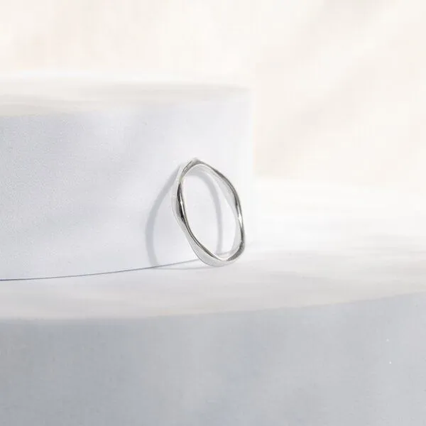 Eppi Eppi Silberner gewellter Ring Jax, Gelb, – Produktbild 2 von 2