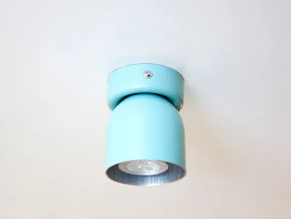 werkvoll by Lena Peter werkvoll by Lena Peter Recycling Feuerlöscher-Deckenleuchte FIRELIGHT, Pastelltürkies, – Produktbild 1 von 5