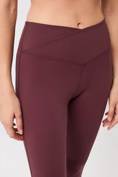 mandala mandala Flared Sports Pant, Ruby (rot), – Produktbild 3 von 4