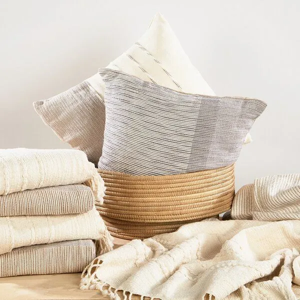 By Native By Native Handgewebte Kissenhülle aus 100% Bio-Baumwolle – Produktbild 3 von 4