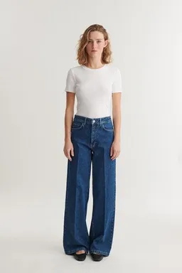 Basic Apparel Basic Apparel High-Waist Jeans ENYA aus Bio-Baumwolle – Produktbild 1 von 1