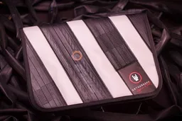 ARTHURKOPF ARTHURKOPF gefütterte Laptoptasche mit Fahrradschlauch – Produktbild 1 von 1