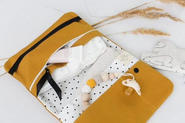 NoniKids Berlin Wickeltasche *Windelclutch* in 3 Farben I NoniKids Berlin, Senf - schwarz, – Produktbild 2 von 4
