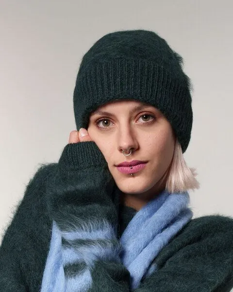Alma & Lovis Alma & Lovis Weiche Kuschelmütze aus gebrushtem Alpakastrick | Brushed Cap, Zeder (grün), – Produktbild 1 von 3
