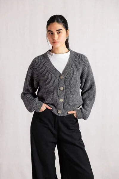 Jyoti - Fair Works Jyoti - Fair Works Baby-Alpaka Strickcardigan Aipena, Dunkelgrau, – Produktbild 1 von 3