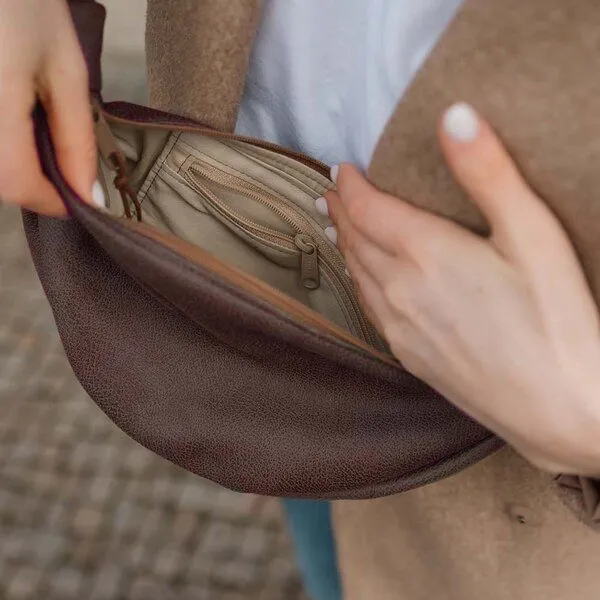 BOWLEANIES TASCHEN BOWLEANIES TASCHEN Moon Bag aus Lederfaserstoff, Chocolate silber, – Produktbild 2 von 3
