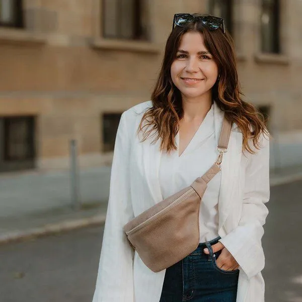 BOWLEANIES TASCHEN BOWLEANIES TASCHEN Große XXL Gürteltasche aus Lederfaserstoff, Hellbraun, – Produktbild 1 von 4