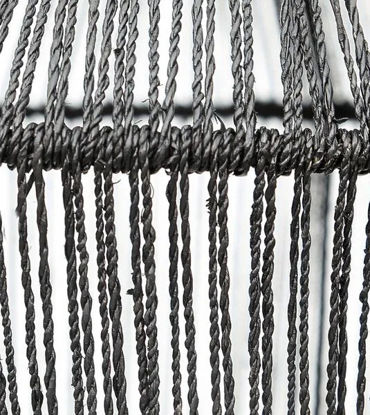 Bazar Bizar Bazar Bizar The Jarron Pendelleuchte Ø 48 cm aus natürlichem Seegras, Schwarz, – Produktbild 3 von 4